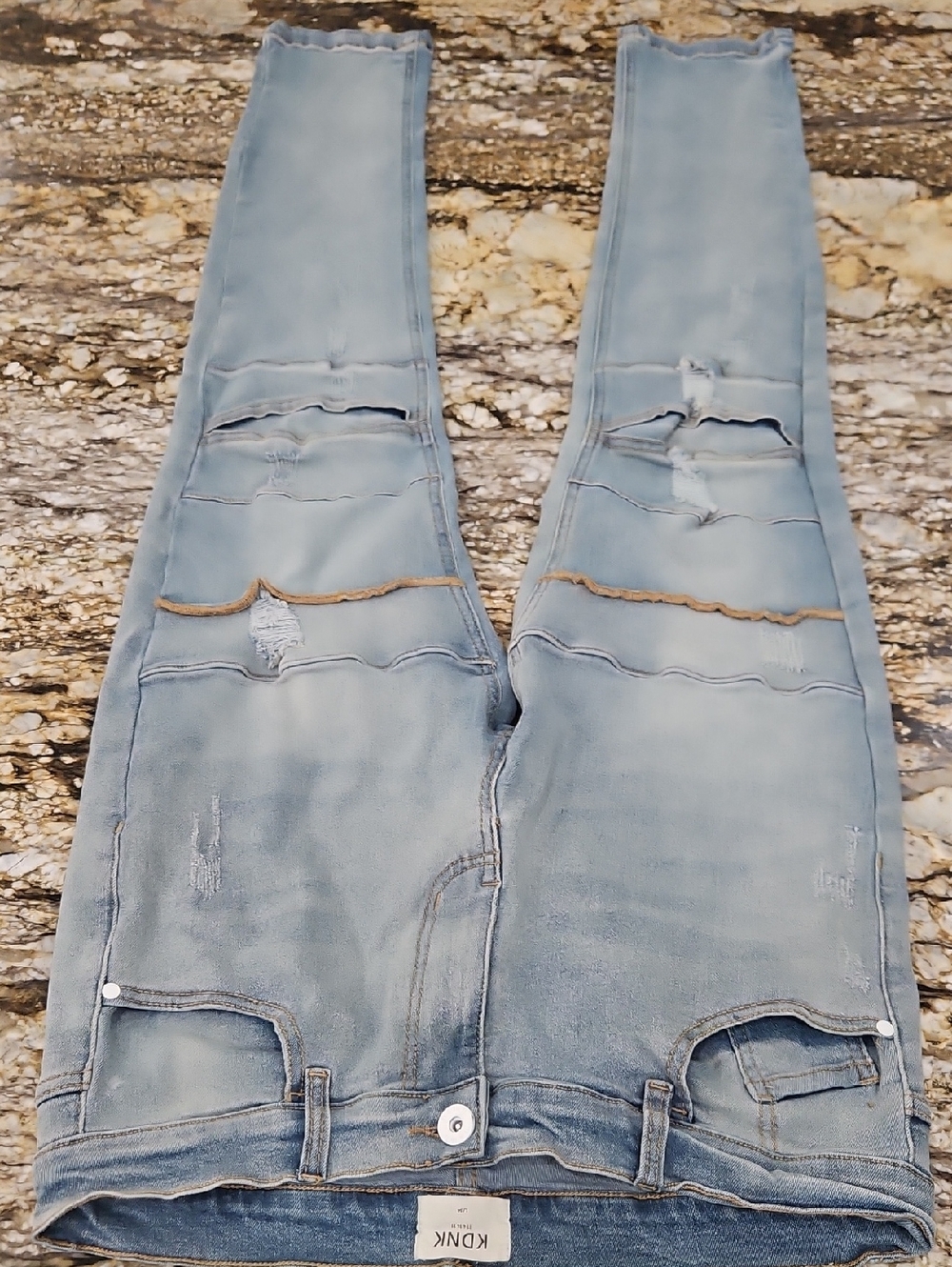 KDNK 11 4 14 11 Light Blue Distressed Men’s Jeans. Size 34/34
